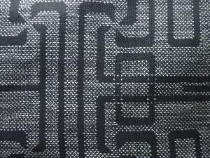 アンティーク　幾何学模様織出し本場泥大島紬着物（5マルキ）